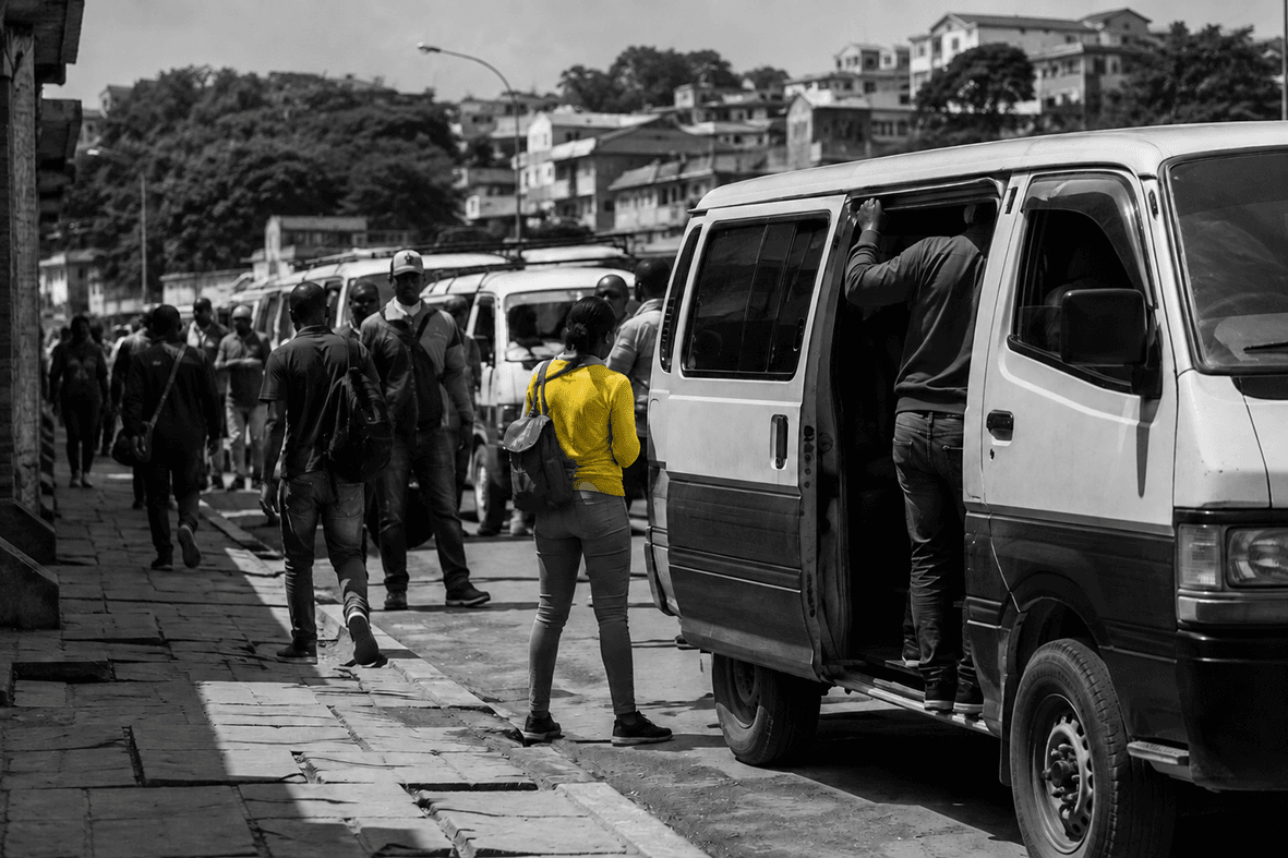 Se déplacer en taxi-be à Antananarivo : trouver sa ligne et son itinéraire